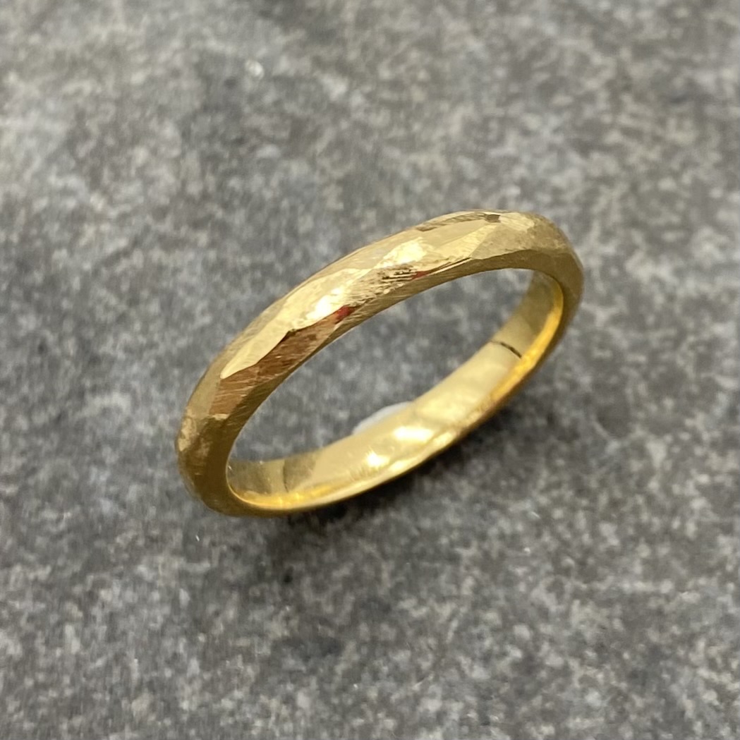 Ring Rawly handgjord yta guld 18 karat