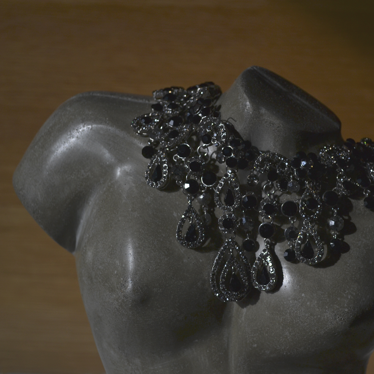 SCULPTURE WOMAN - 7