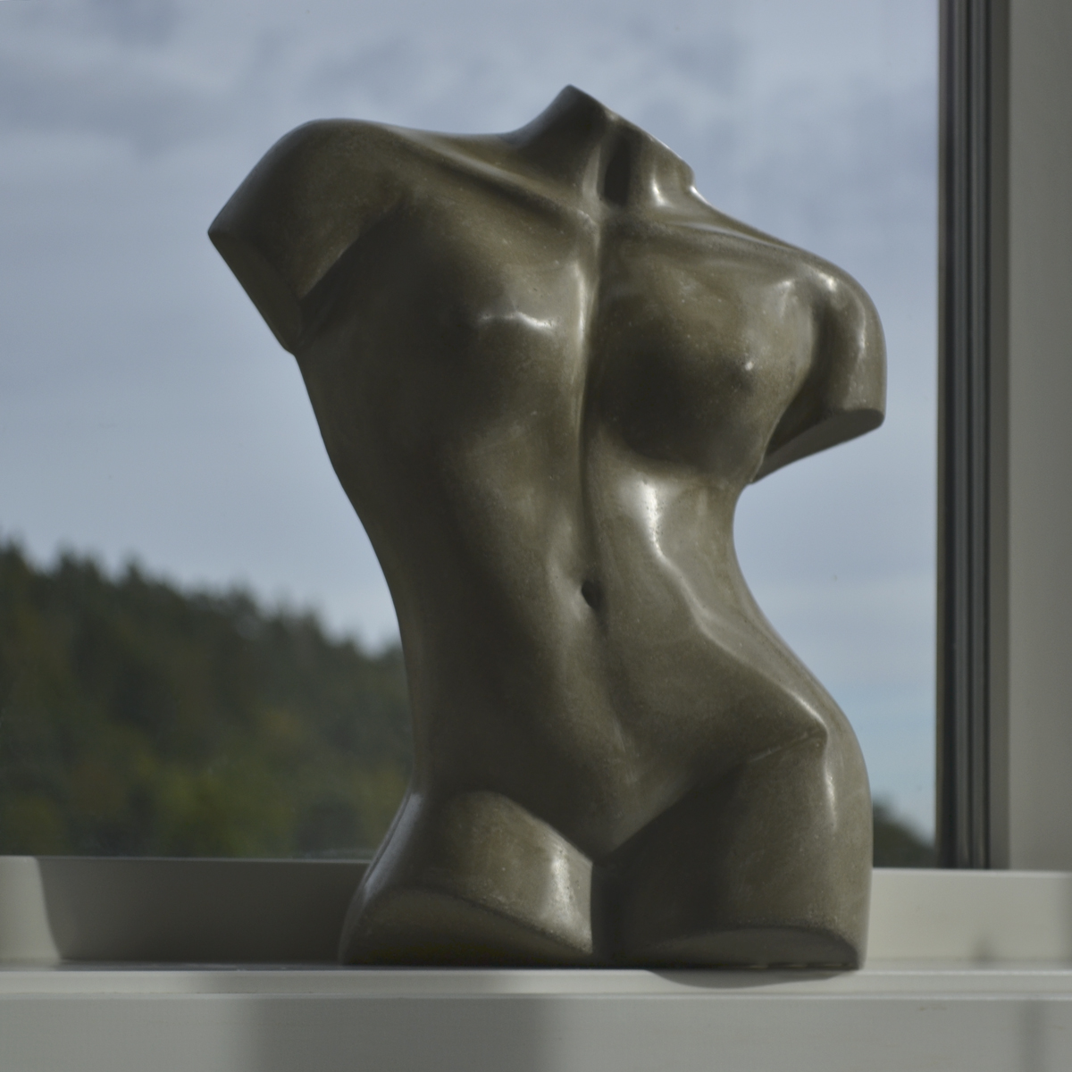 SCULPTURE WOMAN - 4
