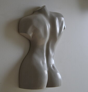 SKULPTUR FORM BAKSIDA