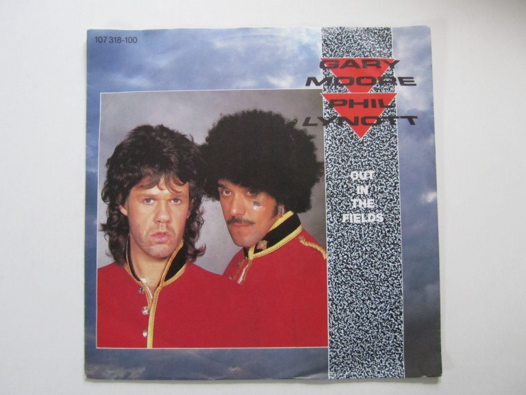 Gary Moore & Phil Lynott Out In the Fields / Military Man 7" singel