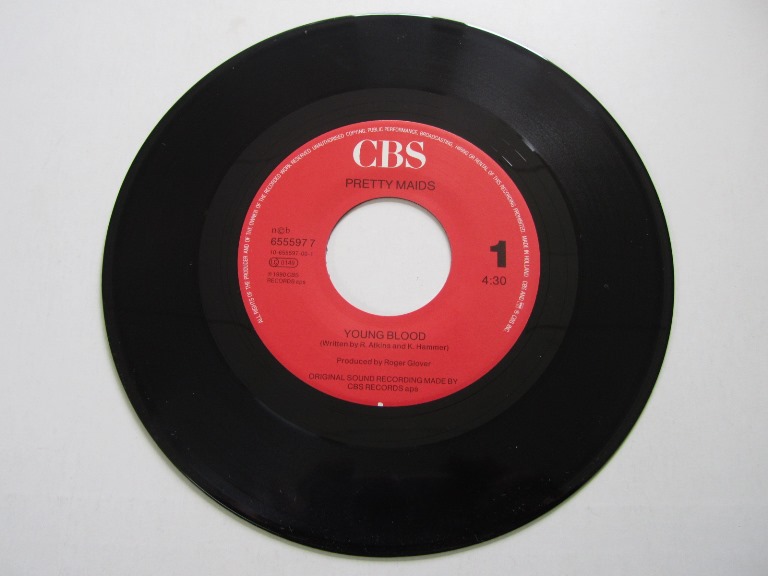 Pretty Maids Young Blood / Attention 7" singel - 3