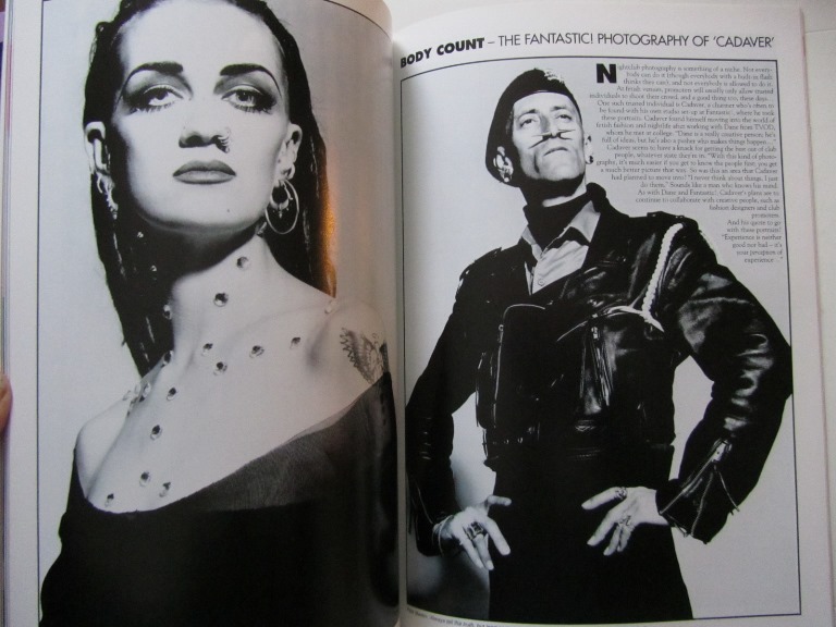 Skin Two Issue 14 Fetish magasin från England - 4