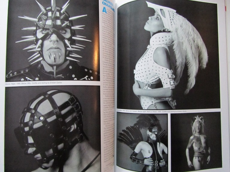 Skin Two Issue 18 Fetish magasin från England - 2