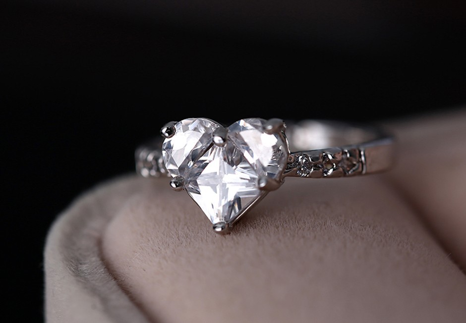 Smyckeset med Cubic Zirconia Solitaire samt i Platinumplätering - 12