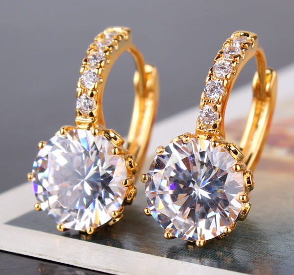 Örhängen med Cubic Zirconia och i 18 K Guldplätering