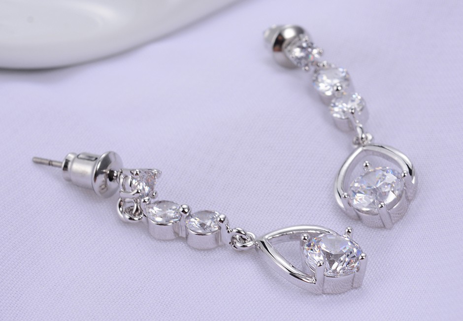 Smyckeset med Cubic Zirconia Solitaire samt i Platinumplätering - 7