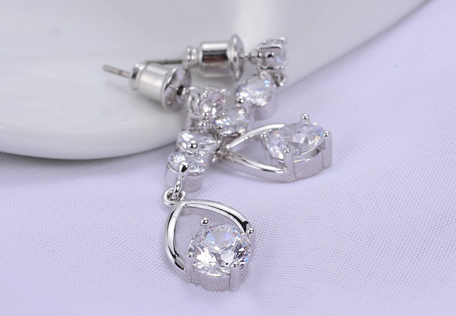 Smyckeset med Cubic Zirconia Solitaire samt i Platinumplätering - 8