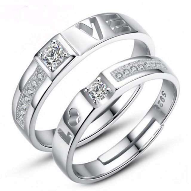 Parringar "LOVE" med Cubic Zirconia och i Platinumplätering