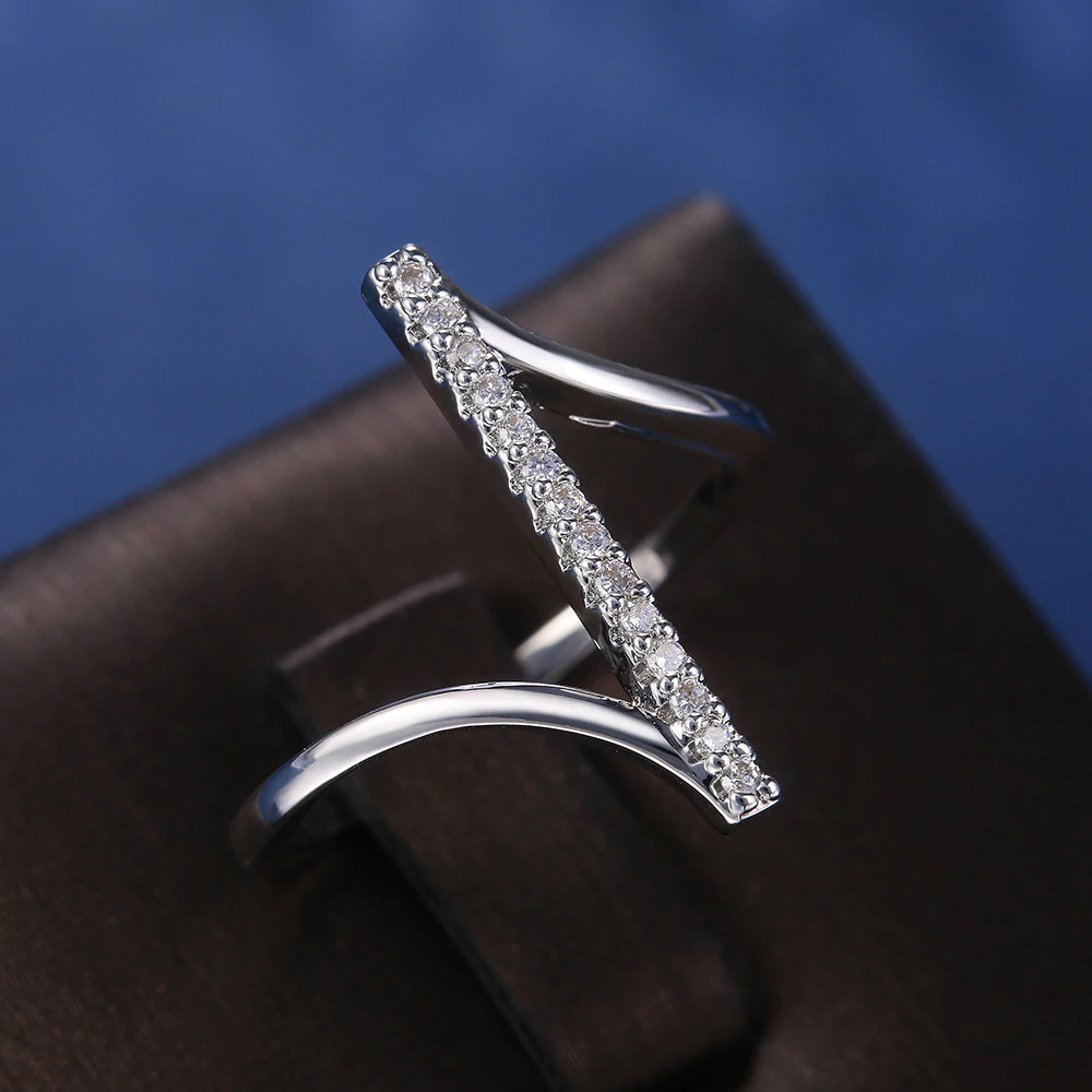 Ring med rad av Cubic Zirconia och  i  925 Sterling Silverplätering  - 3