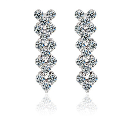 Örhängen "Treklöver" med stenar av Cubic Zirconia och i 925 Sterling Silverplätering