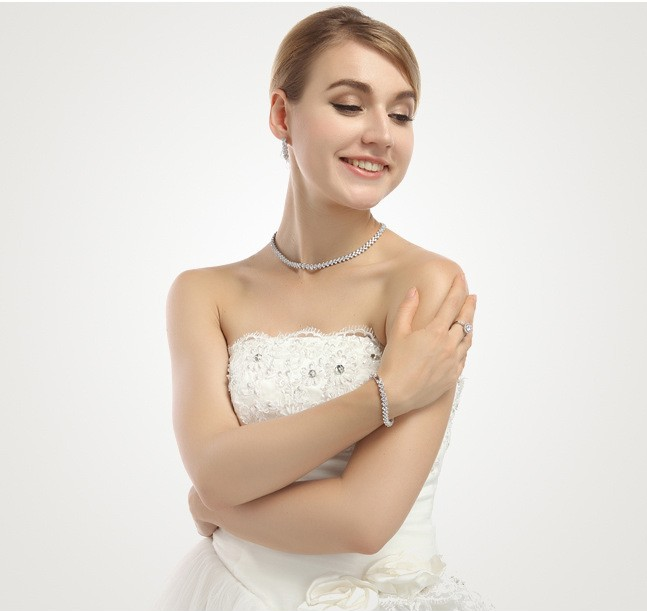 Örhängen "Treklöver" med stenar av Cubic Zirconia och i 925 Sterling Silverplätering - 5