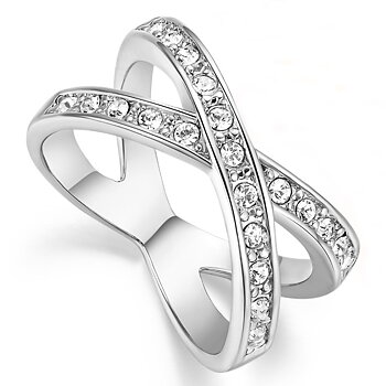 Ring med små Cubic Zirconia i Platinumplätering
