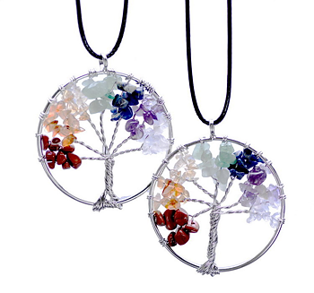 Halsband "Chakra"  -livets träd i 925 Sterling Silverplätering klädd med 7 olika stenar och kristaller samt med läderrem