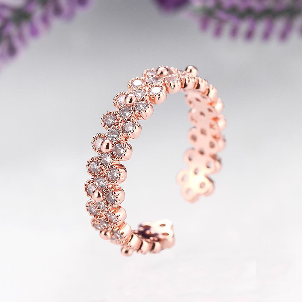 Ring med många små Cubic Zirconia och i 18K Roséguldplätering - 3