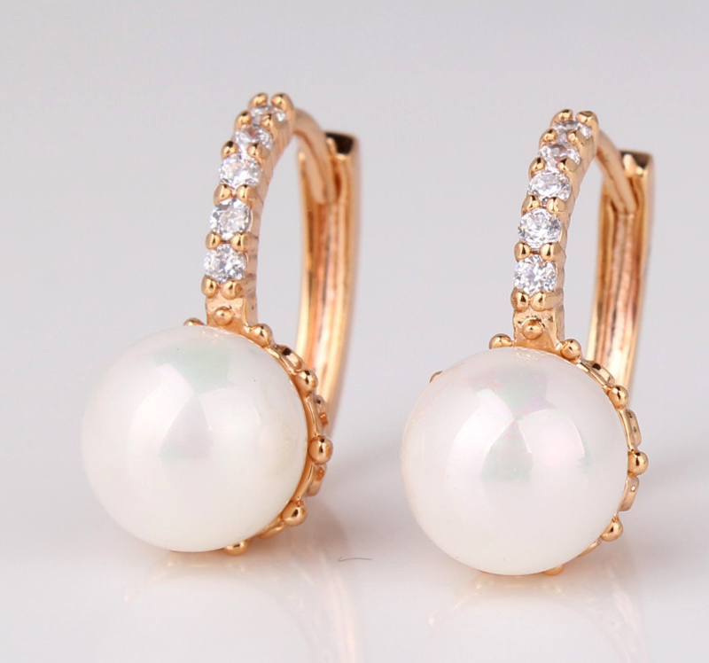 Örhängen "Pearl" med Cubic Zirconia och Vit pärla i 18 K Guldplätering