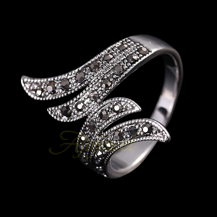 Ring "Angel Wings" med svarta pärlor i retrostil samt platinumplätering - 2