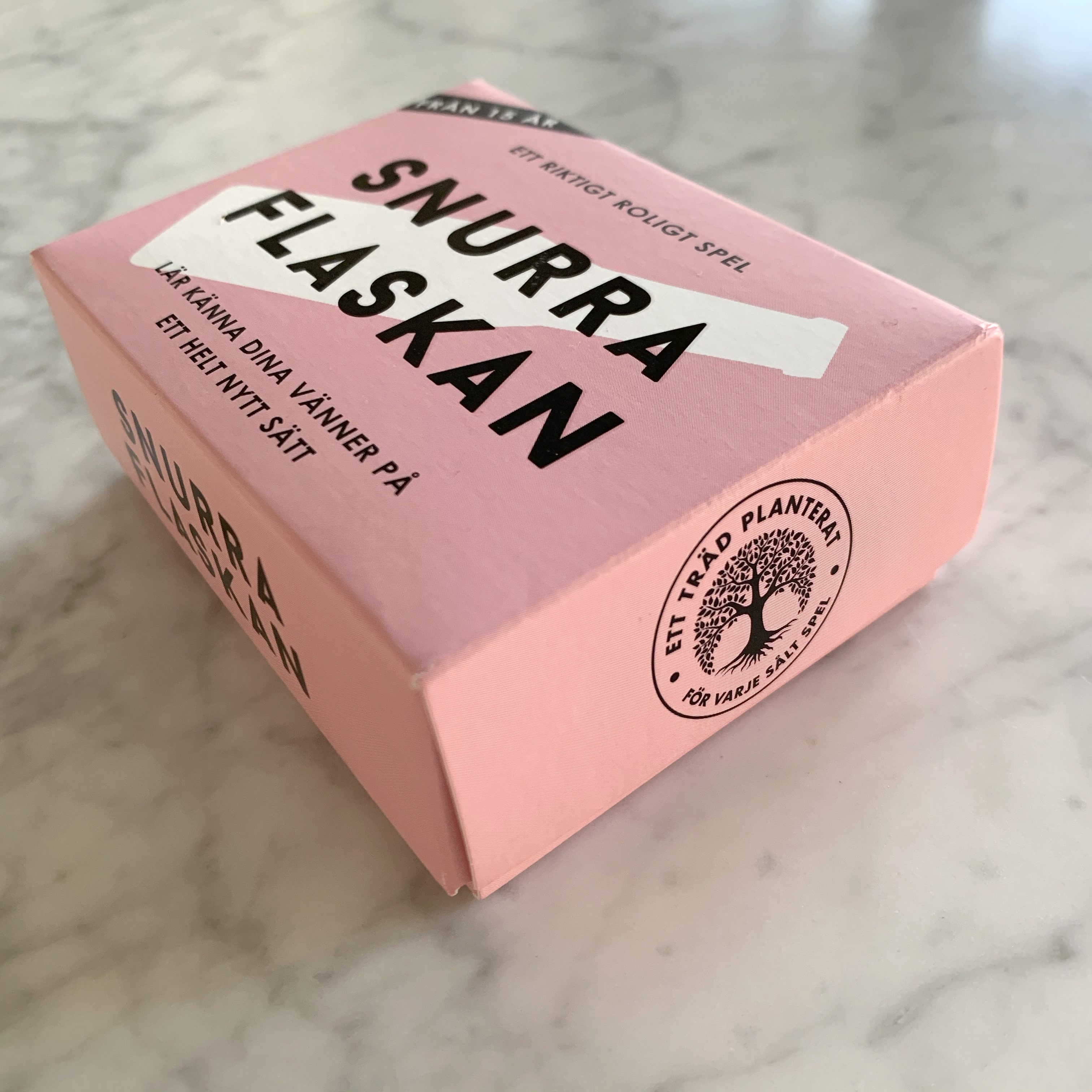 Snurra flaskan -Spel i liten bekväm ask - 7