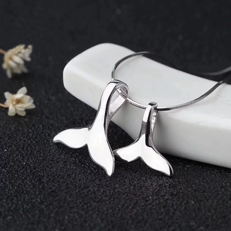 Halsband "Whale tails" i 925 Sterling Silverplätering