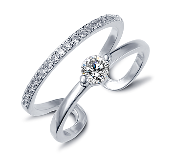 Ring med en större och många små Cubis Zirconia och i 925 Sterling Silverplätering