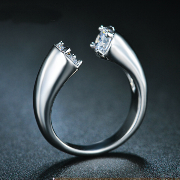 Ring med Cubic Zirconia och i Vit 18K Guldplätering - 2