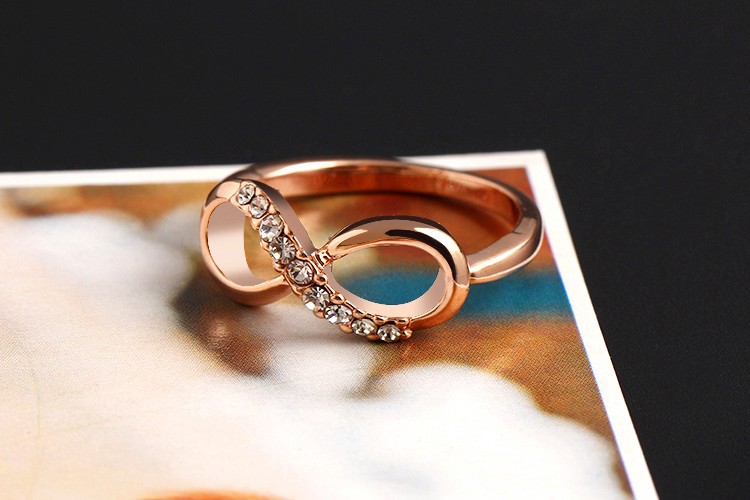 Ring med Cubic Zirconia och i 18K Roséguldplätering - 6