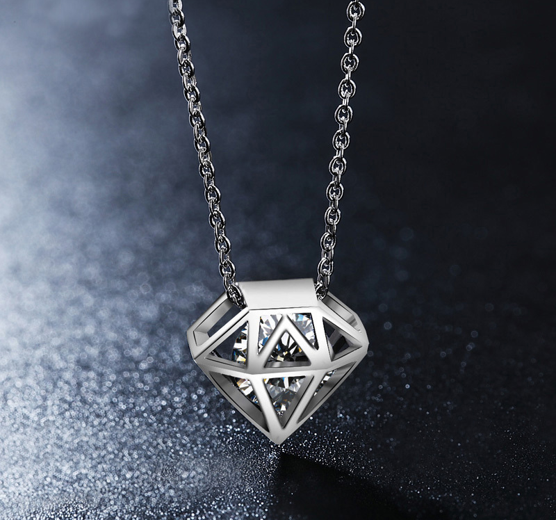 Halsband "Hollow" med Cubic Zircona och i 18 K vit guldplätering