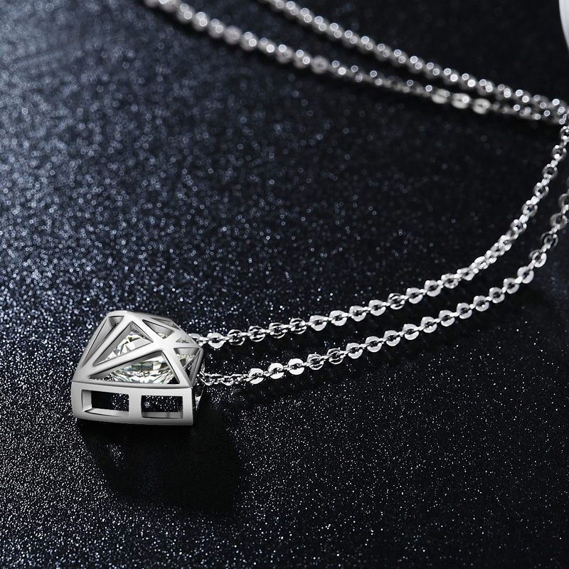 Halsband "Hollow" med Cubic Zircona och i 18 K vit guldplätering - 2