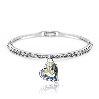Armband "Blue Heart" med en större ljusblå Austrian Crystal och flera små Austrian Crystals samt i platinumplätering