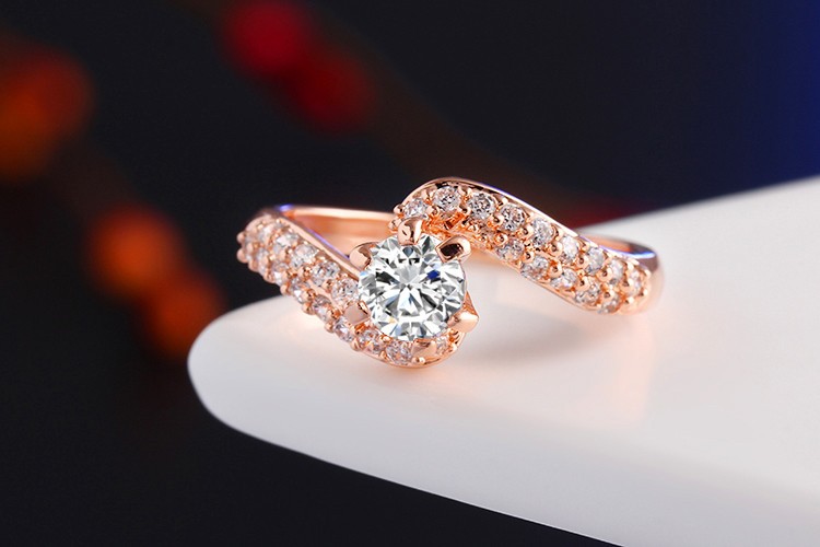 Ring med Cubic Zirconia och i 18K Roséguldplätering - 3