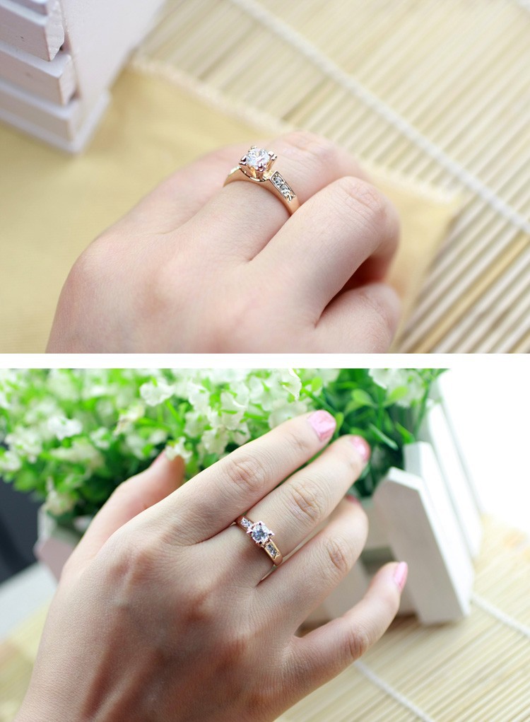 Ring med Austrian Crystals och i 18K Roséguldplätering - 10