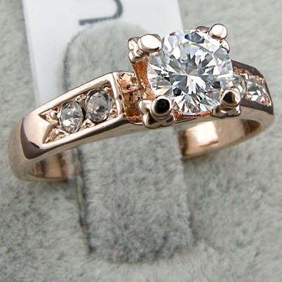 Ring med Austrian Crystals och i 18K Roséguldplätering - 4