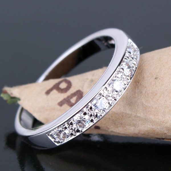Ring med Cubic Zirconia och i Vit 18K Guldplätering - 7