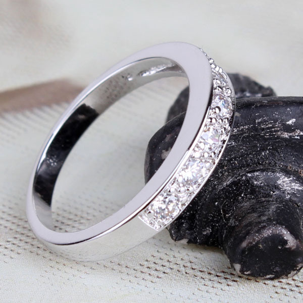 Ring med Cubic Zirconia och i Vit 18K Guldplätering - 6
