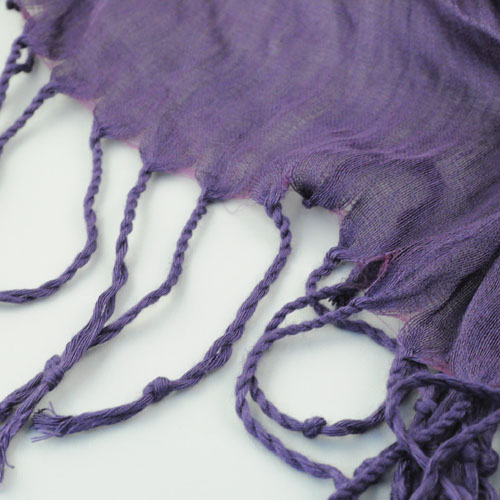 Bomullsscarf i moderiktig modell med "hänge" -Lila - 5
