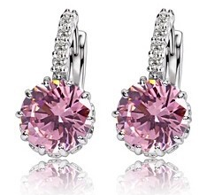 Örhängen med flera små vita Cubic Zirconia och en större Cubic Zirconia i Rosa samt i 18 K Vit Guldplätering - 2