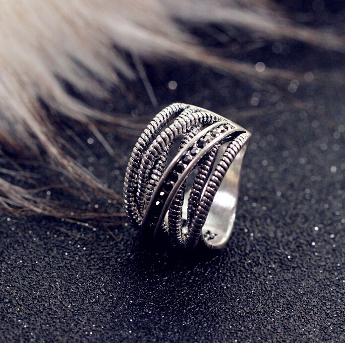 Ring med bl.a en kristallrand samt  i 925 Sterling Silverplätering - 4