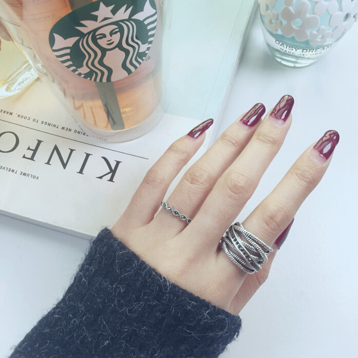 Ring med bl.a en kristallrand samt  i 925 Sterling Silverplätering - 9
