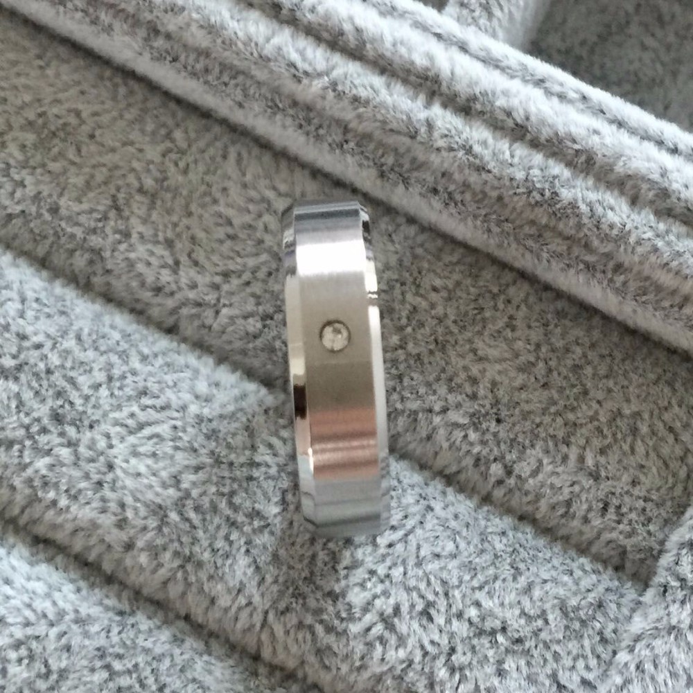 Ring i Rosfritt stål  med Cubic Zirconia och Titaniumplätering - 2