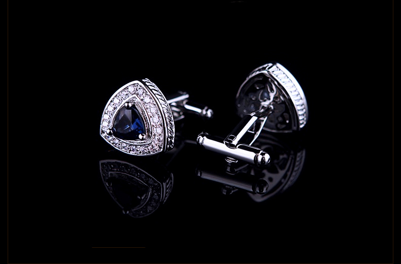 Manschettknappar "Crystal Blue"  med en stor Blå och många små vita kristaller samt platinumplätering - 2