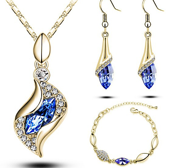Smyckeset med Blå stora och Vita små Austrian Crystals samt i 18 K Guldplätering
