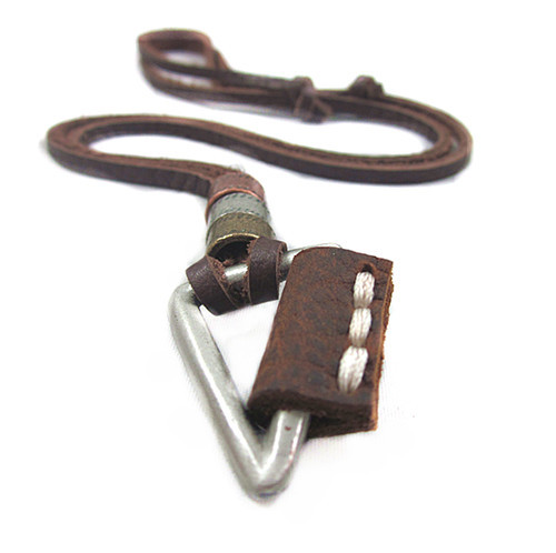 Halsband "Triangle" med läderrem - 3