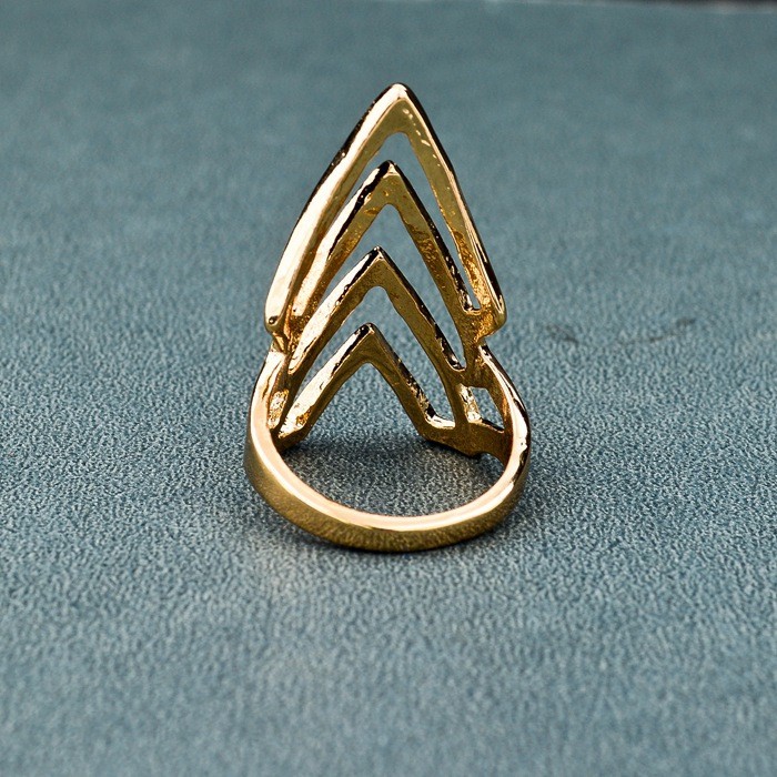 Ring "Triangle" i 18K Guldplätering - 5