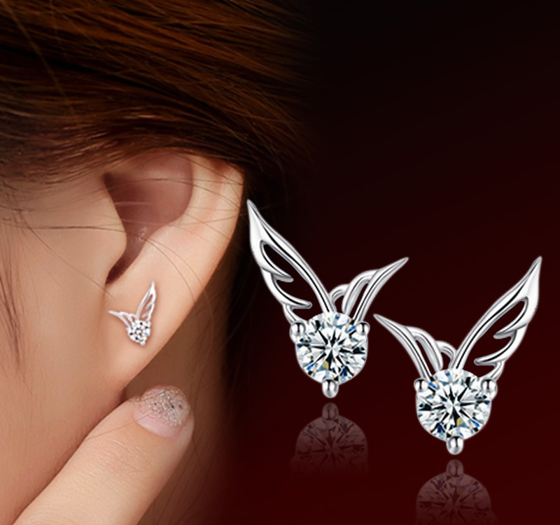 Örhängen "Wings" med Cubic Zirconia och i 925 Silverplätering