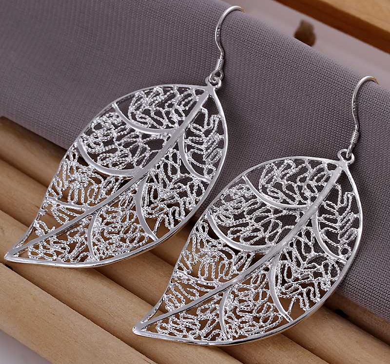 Örhängen "Leaf" i 925 Sterling Silverplätering