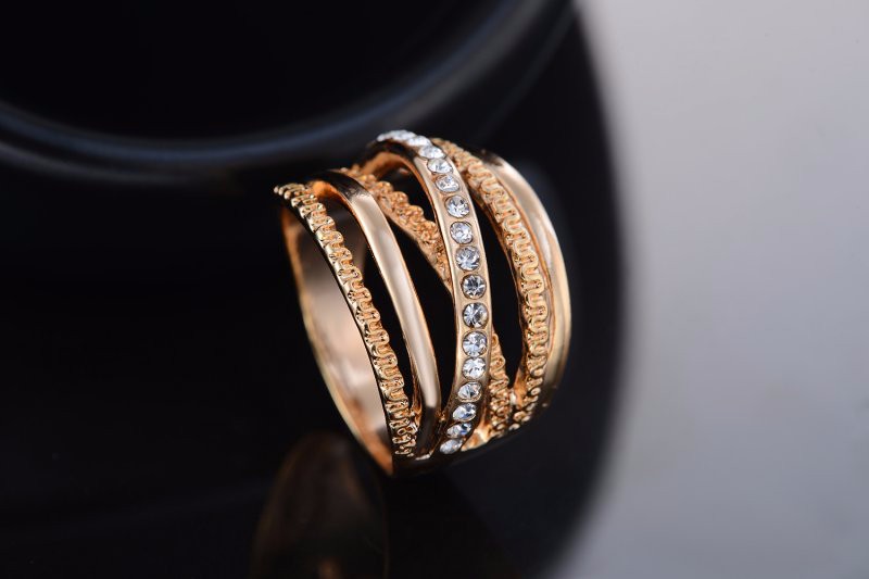 Ring med Austrian Crystal och i 18K Roséguldplätering - 2:a sortering - 2