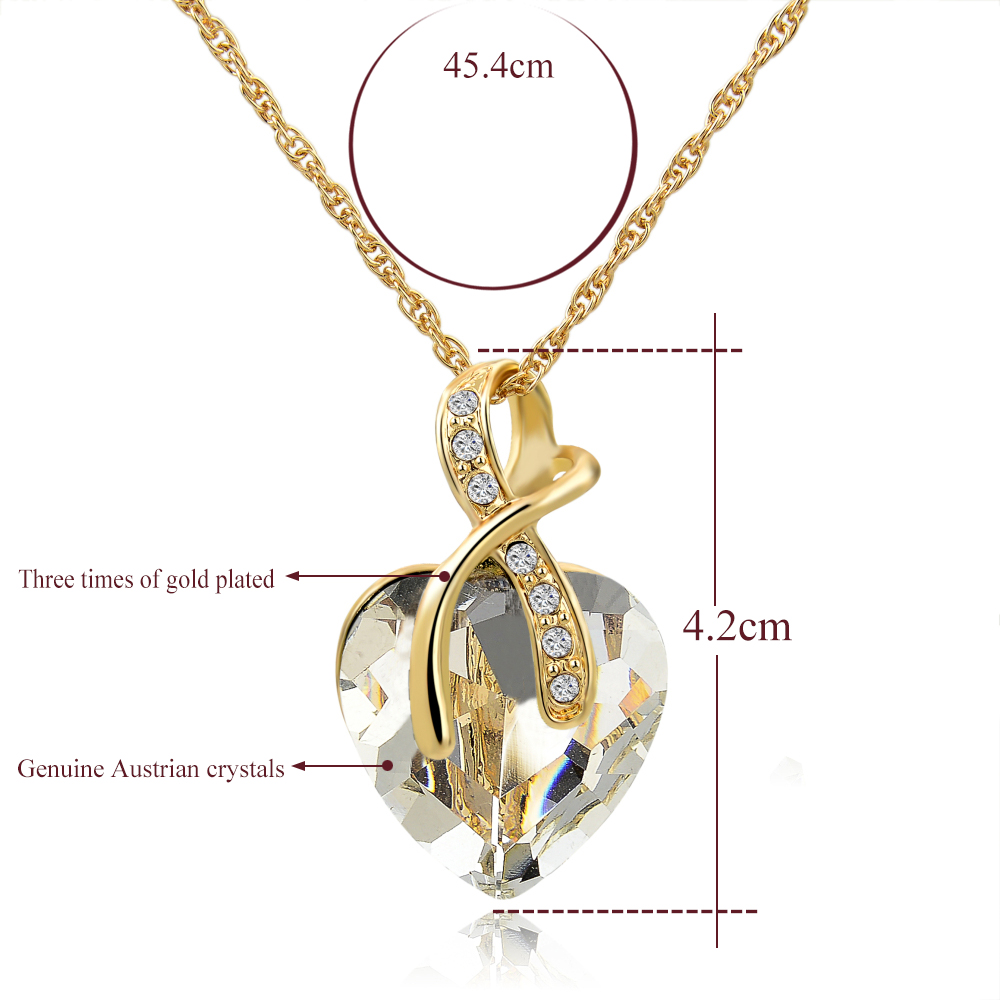 Smyckeset med Austrian Crystals samt i 18 K Guldplätering - 2