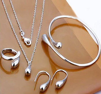 Smyckeset  1 "Droppe" i 925 Sterling Silverplätering 