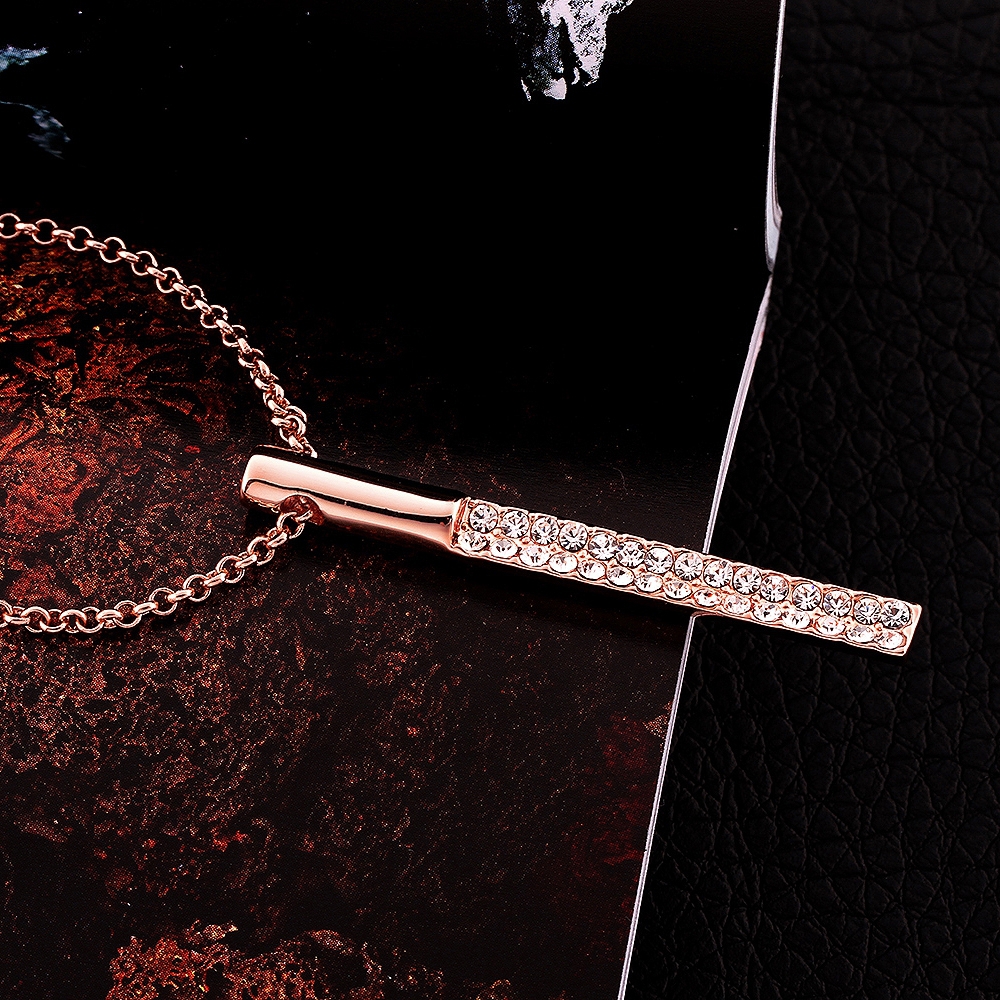 Halsband med Austrian Crystals och i 18 K Roséguldplätering - 4