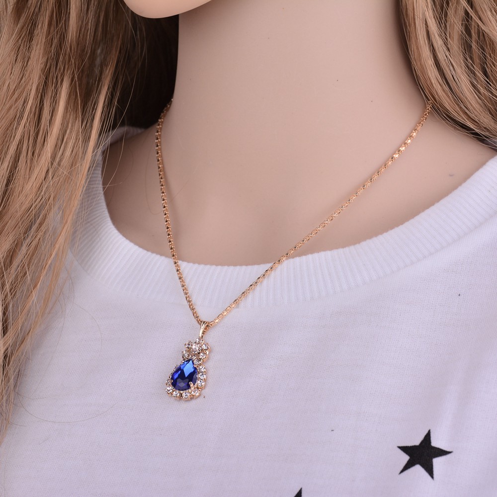 Smyckeset med Austrian Crystals och i 18K Guldplätering -Blå Kristaller - 4
